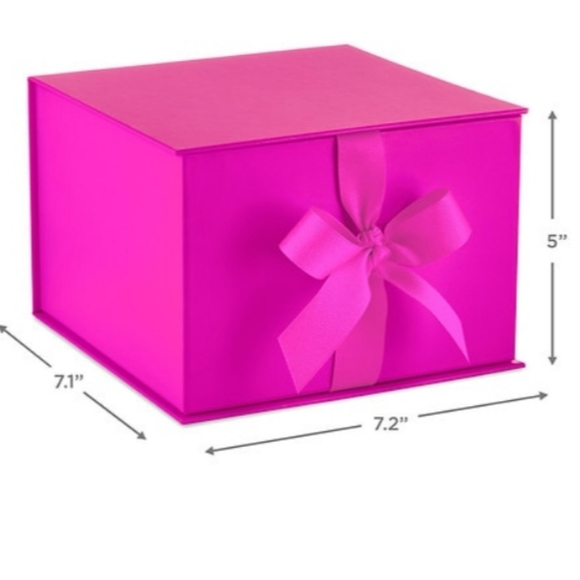 Hallmark Gift Box - Picture 3 of 6